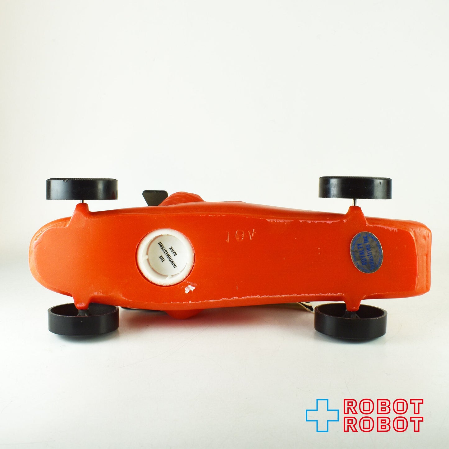 赤いレーシングカーの犬 ソフビ貯金箱 1970年代 ロイヤリティーイダストリー社