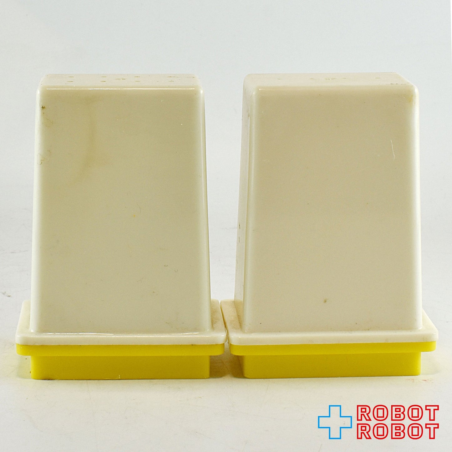 いちご柄 プラスチック ソルト&ペッパー