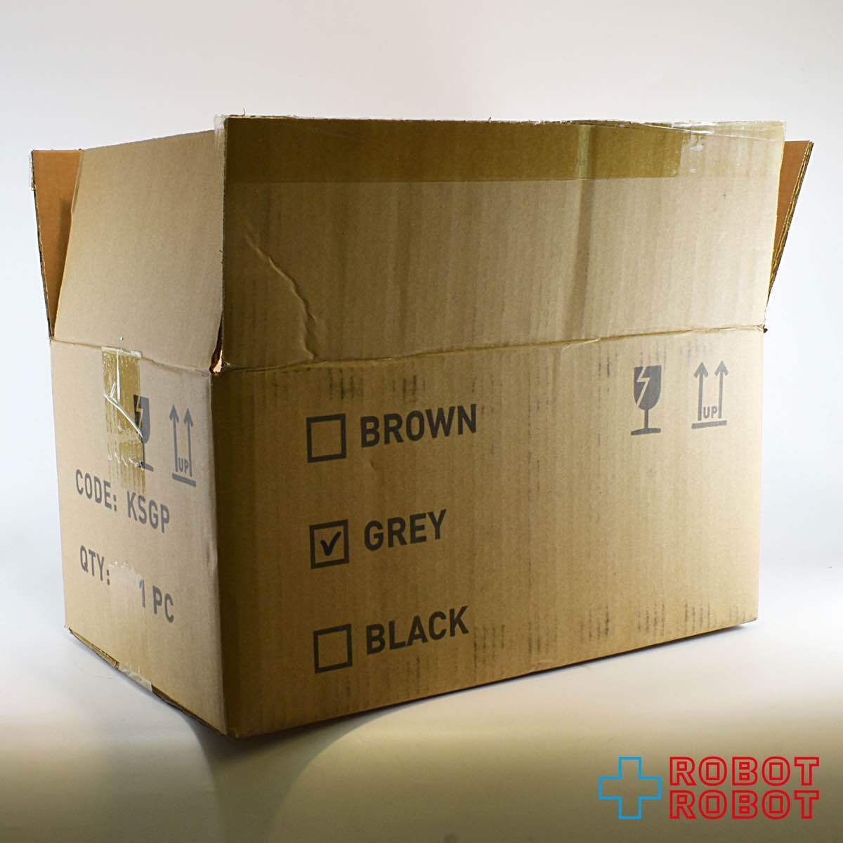 KAWS カウズ ホリデイ・シンガポール グレー (DDTストア)