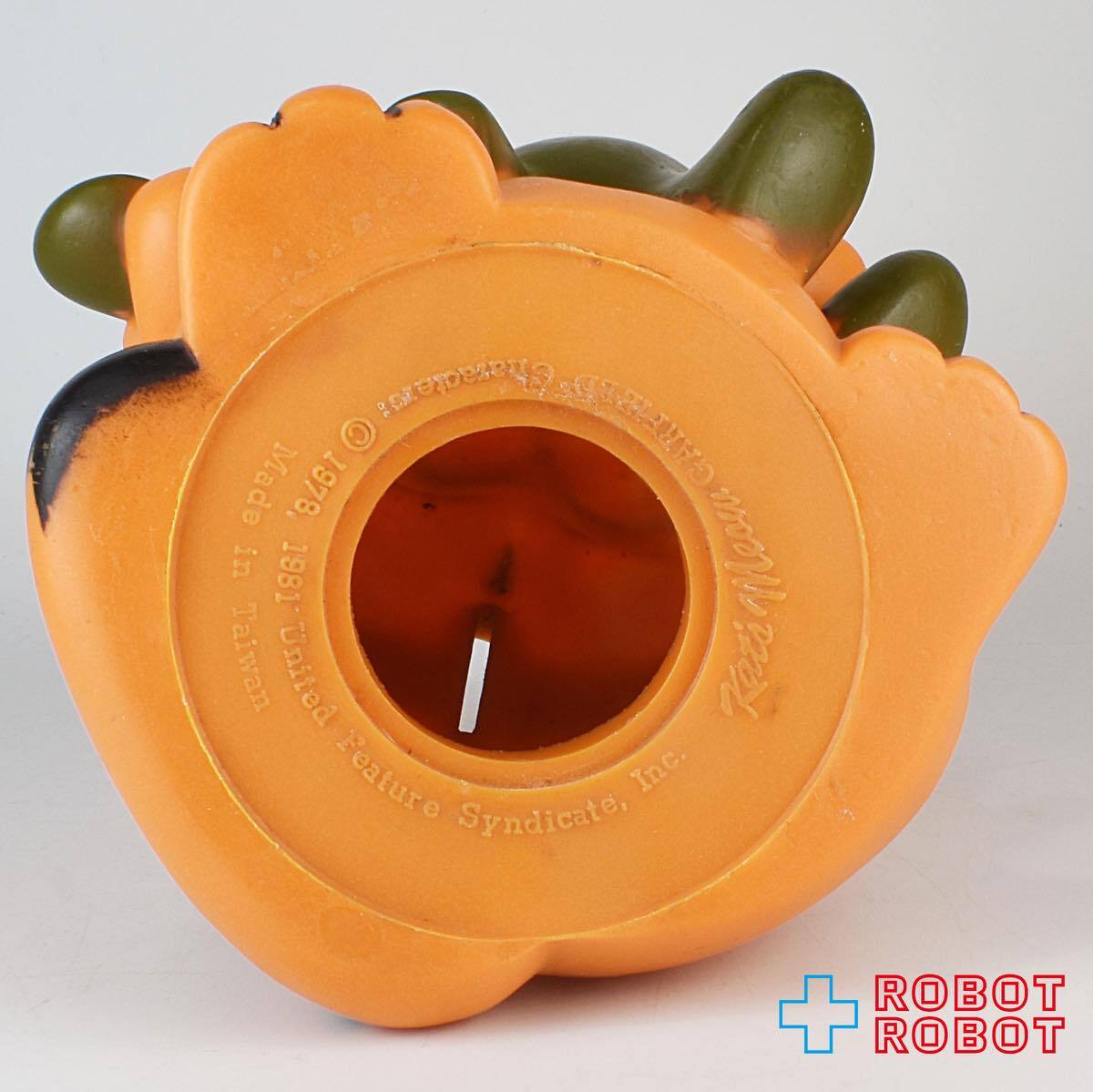 ガーフィールド ねずみ抱き ソフビ貯金箱