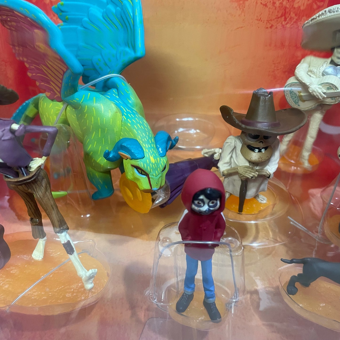 ディズニーストア ピクサー リメンバー・ミー ヘクター PVC フィギュアセット