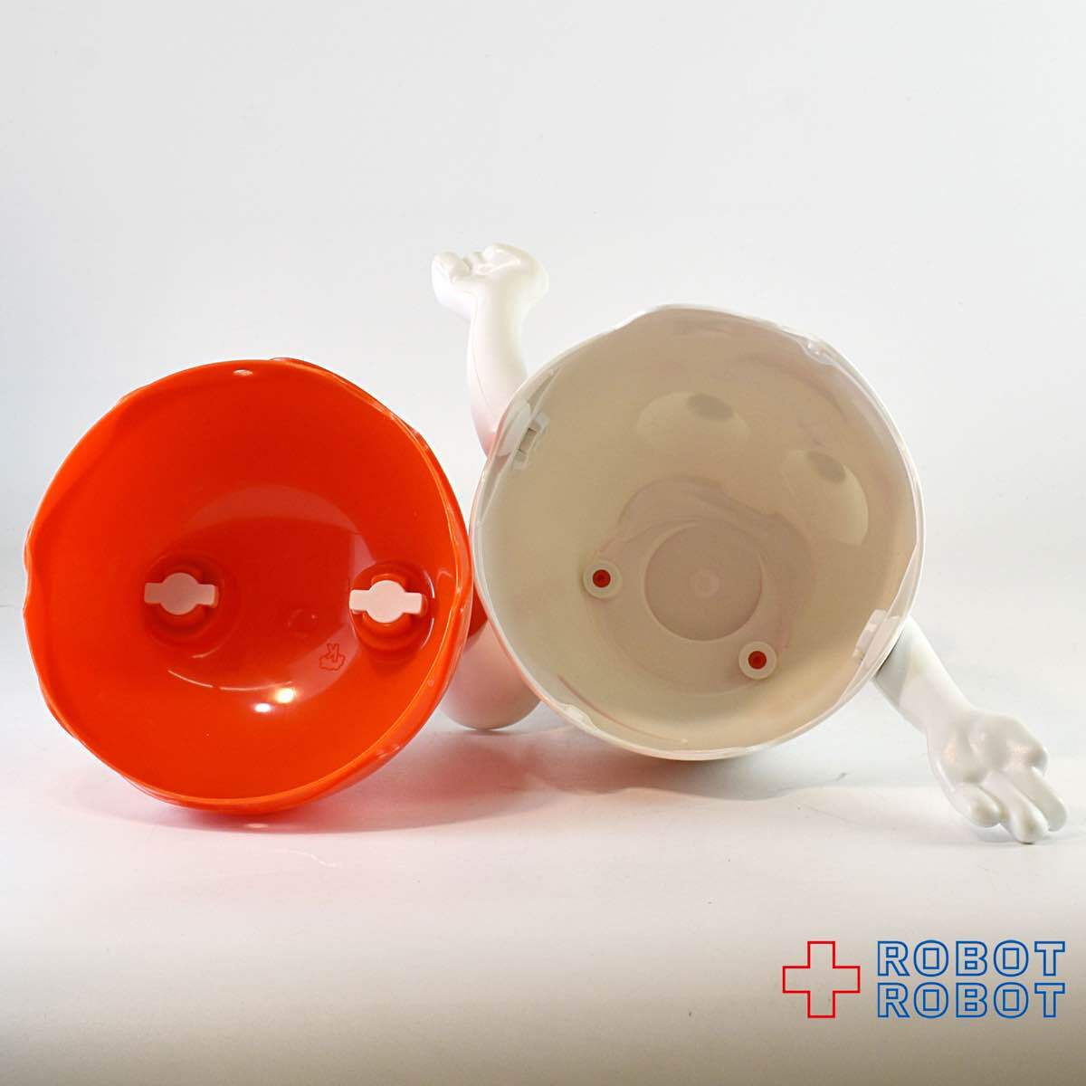 キンダーサプライズ プラスチック貯金箱フィギュア - ROBOTROBOT