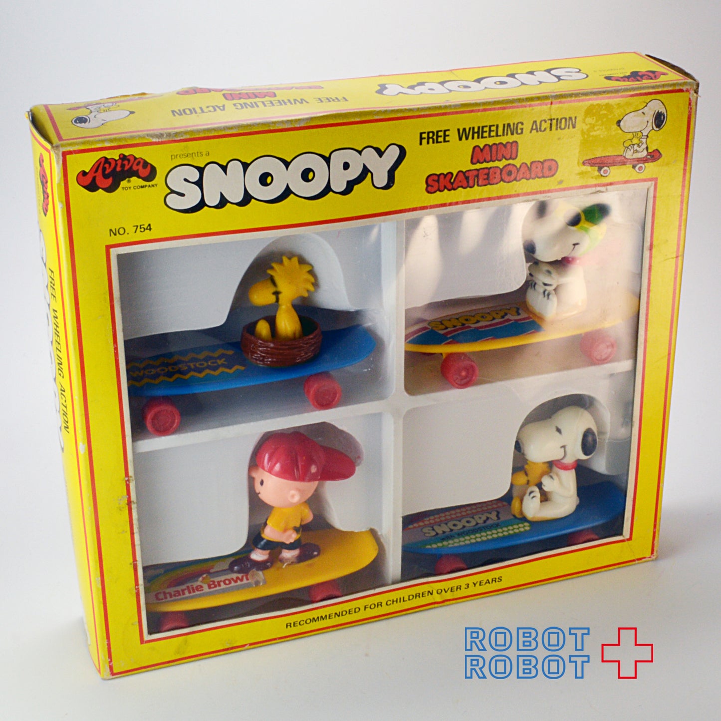 Aviva スヌーピー スケートボード フィギュア ボックスセット