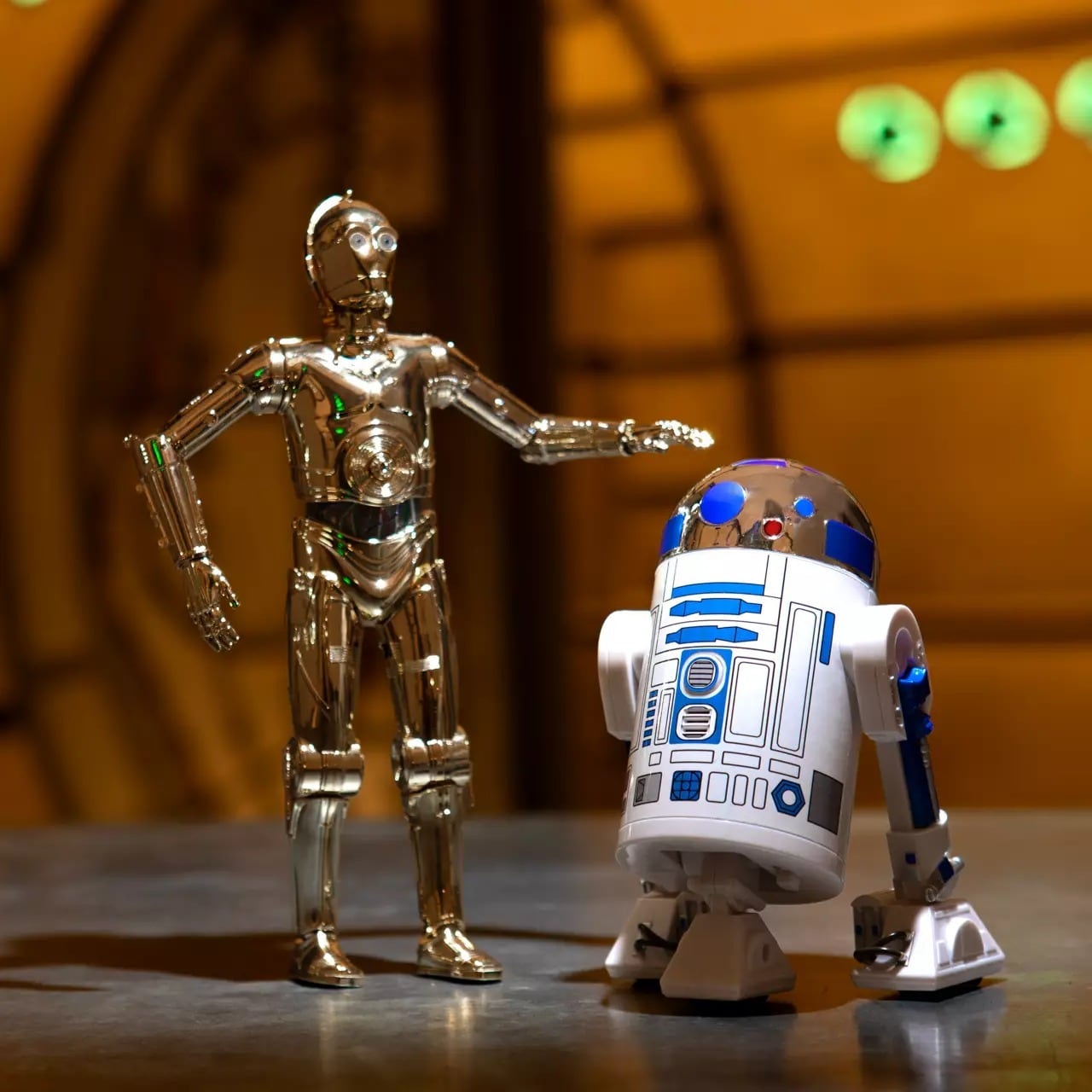 スター・ウォーズ C-3PO & R2-D2 クラシックエディション ライト＆サウンド フィギュア 未開封