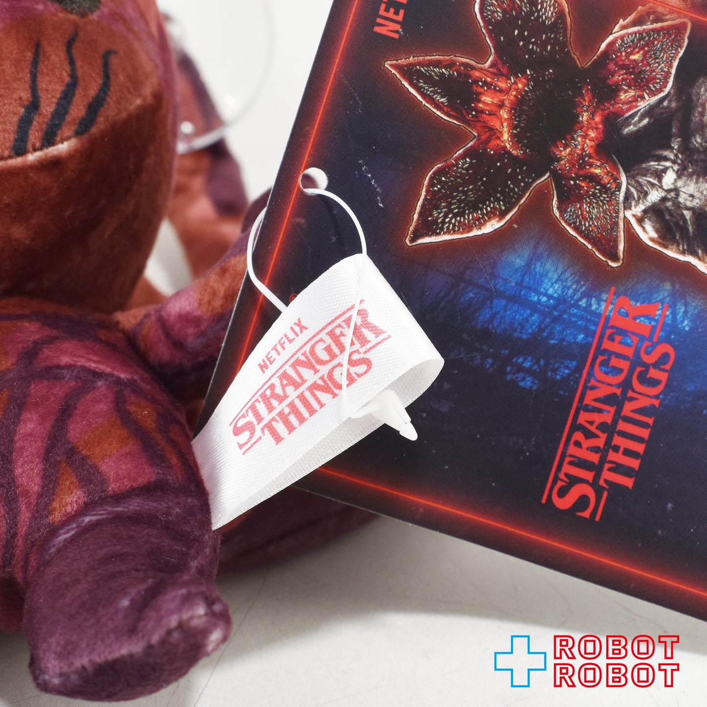 キッドロボット ストレンジャー・シングス 未知の世界 ヴェクナ 吸盤付ぬいぐるみ人形 紙タグ付き