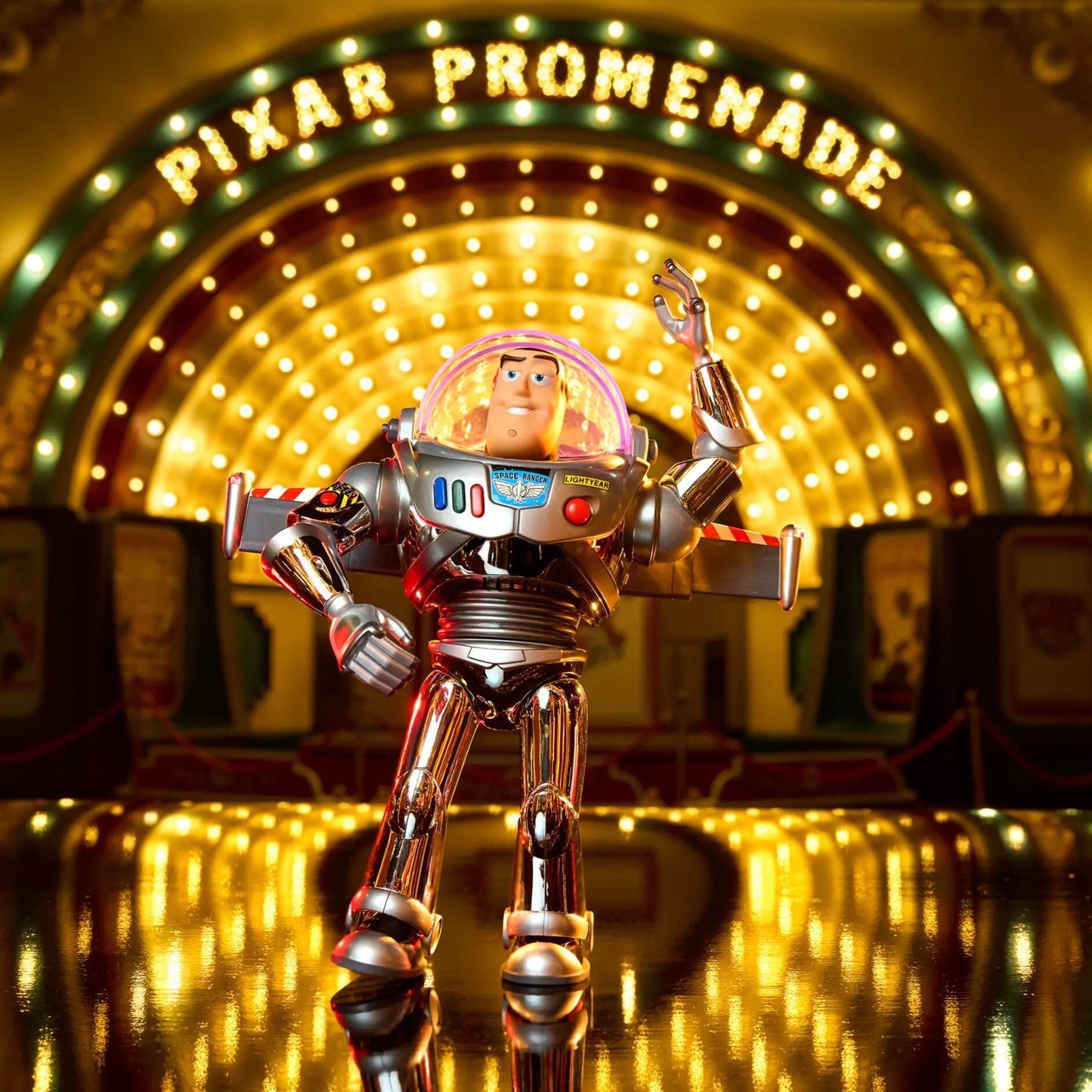 ディズニーストア トイ・ストーリー 30周年 バズ・ライトイヤー シルバー トーキングフィギュア US版 未開封