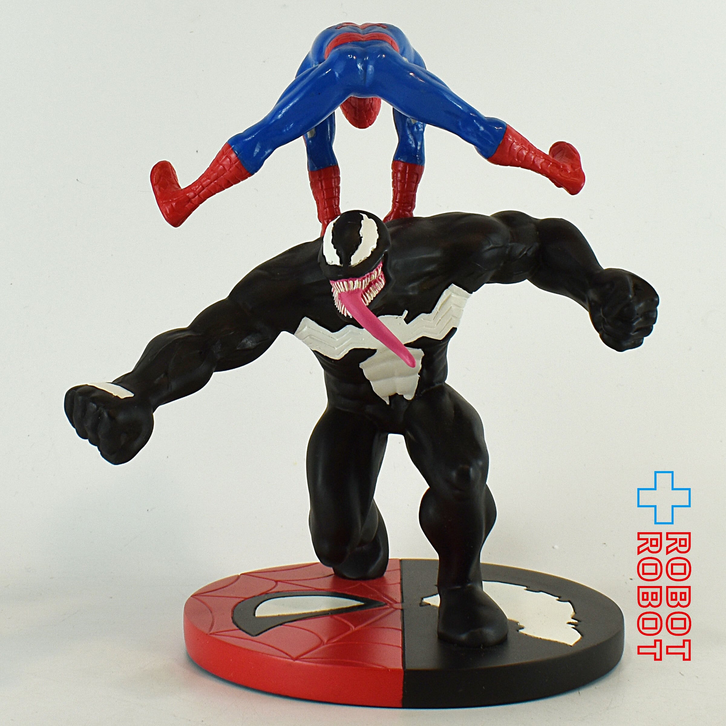 16,560円ヴェノム　VS  スパイダーマン　スタチュー