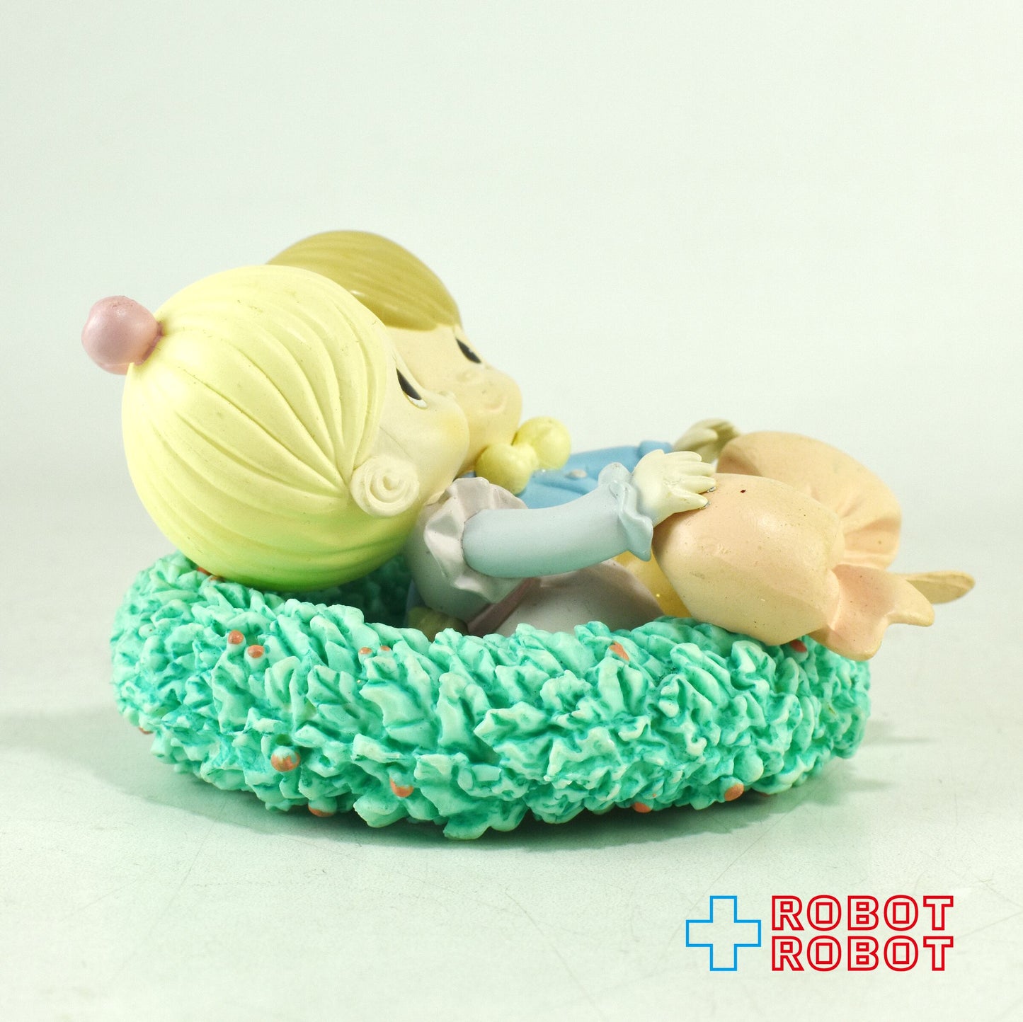 プレシャス・モーメンツ 「ボーイ&ガール with リース」PVCフィギュア ホリデイ オーナメント 1995