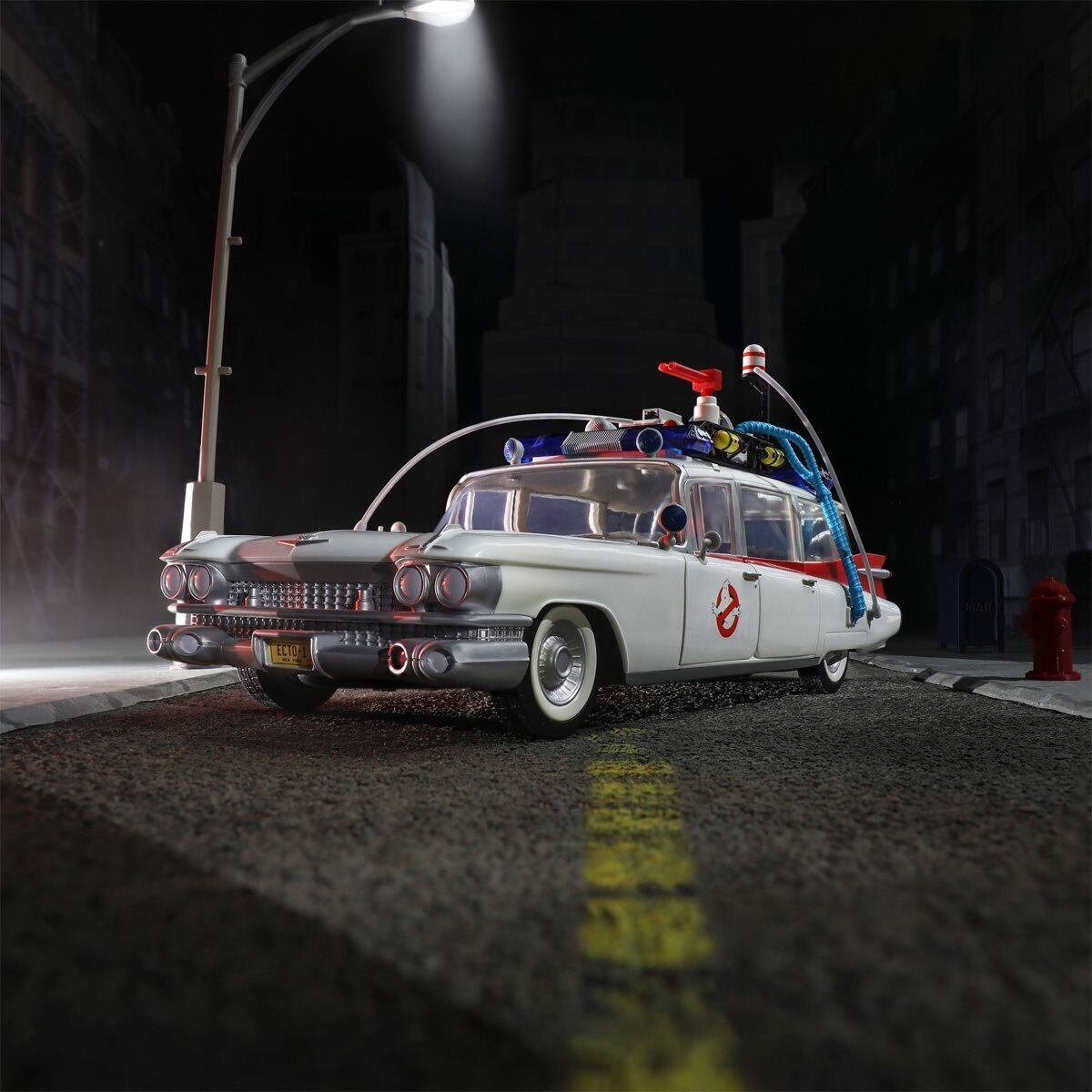 ゴーストバスターズ プラズマシリーズ ECTO-1（1984）1/18 スケール 未開封 – ROBOTROBOT