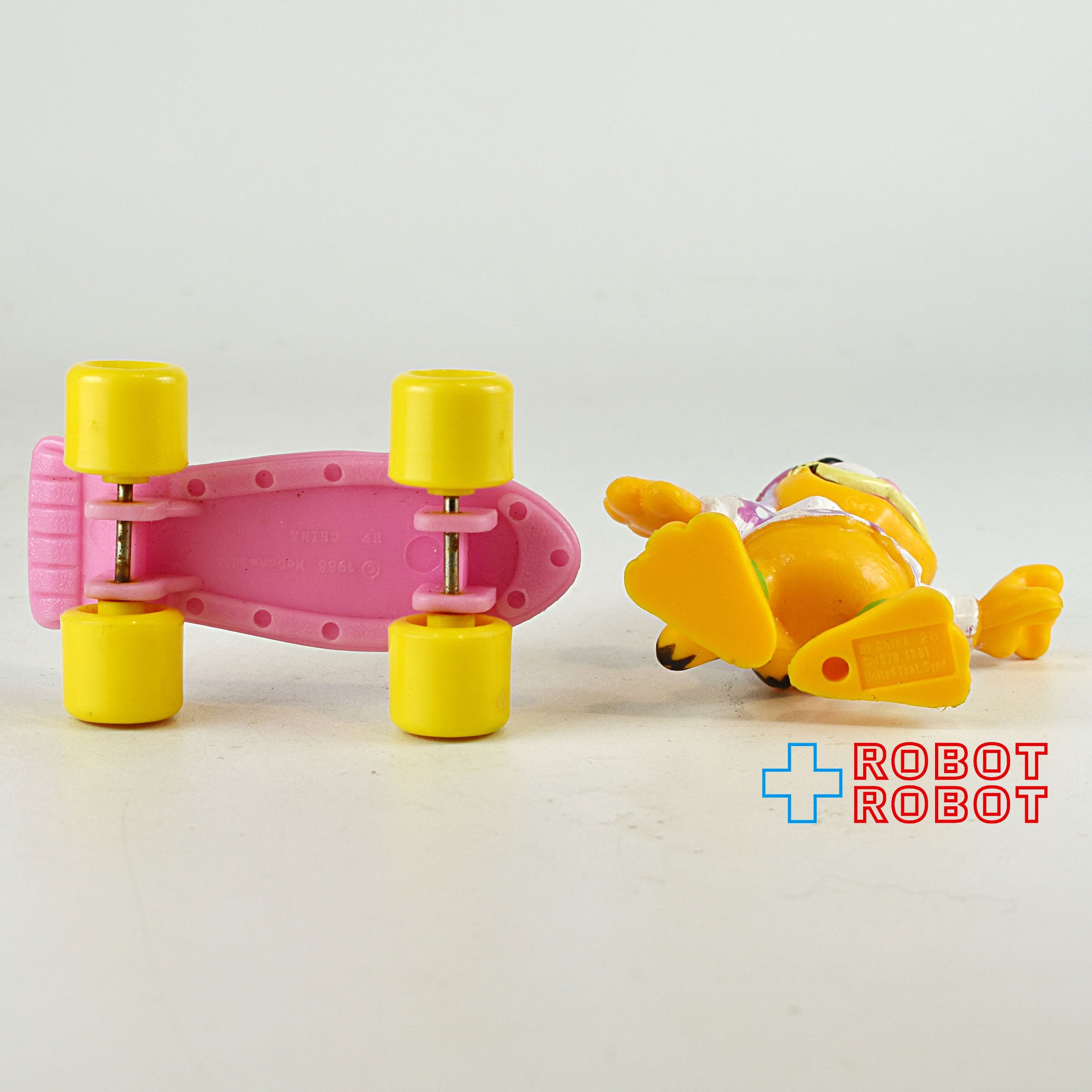 マクドナルド ガーフィールド #3 スケートボード PVCフィギュア