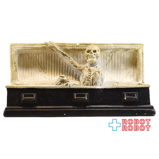 ARTEOLOGY 棺桶に入った骸骨 陶器製 スタチュー 1990年代