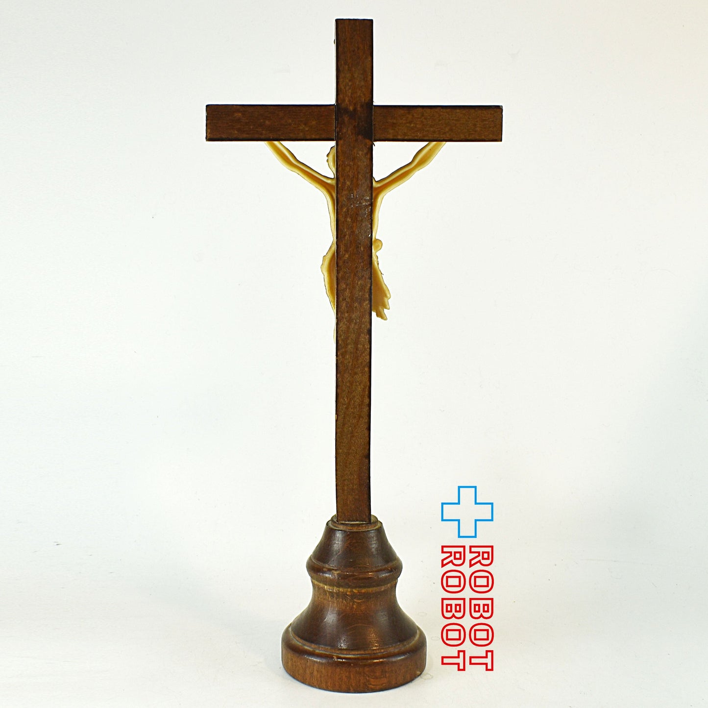 INRI 木製のクロスと丸台に樹脂製のジーザス 29.5センチ
