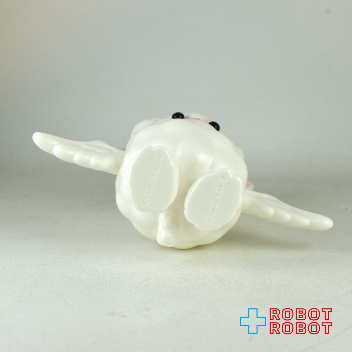 アートジャンキー 空飛ぶ子羊獣 ラムドン (ホワイト×ピンク) ソフビ