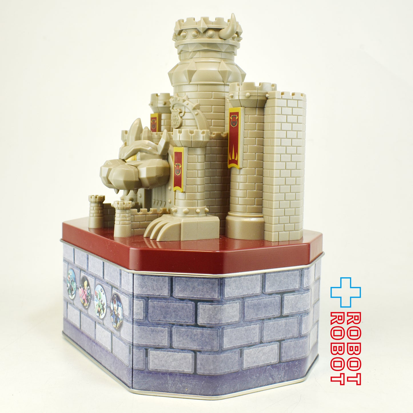 USJ スーパー・ニンテンドー・ワールド「マリオカート ～クッパの挑戦状～」アソートクッパ城缶 スーベニアケース