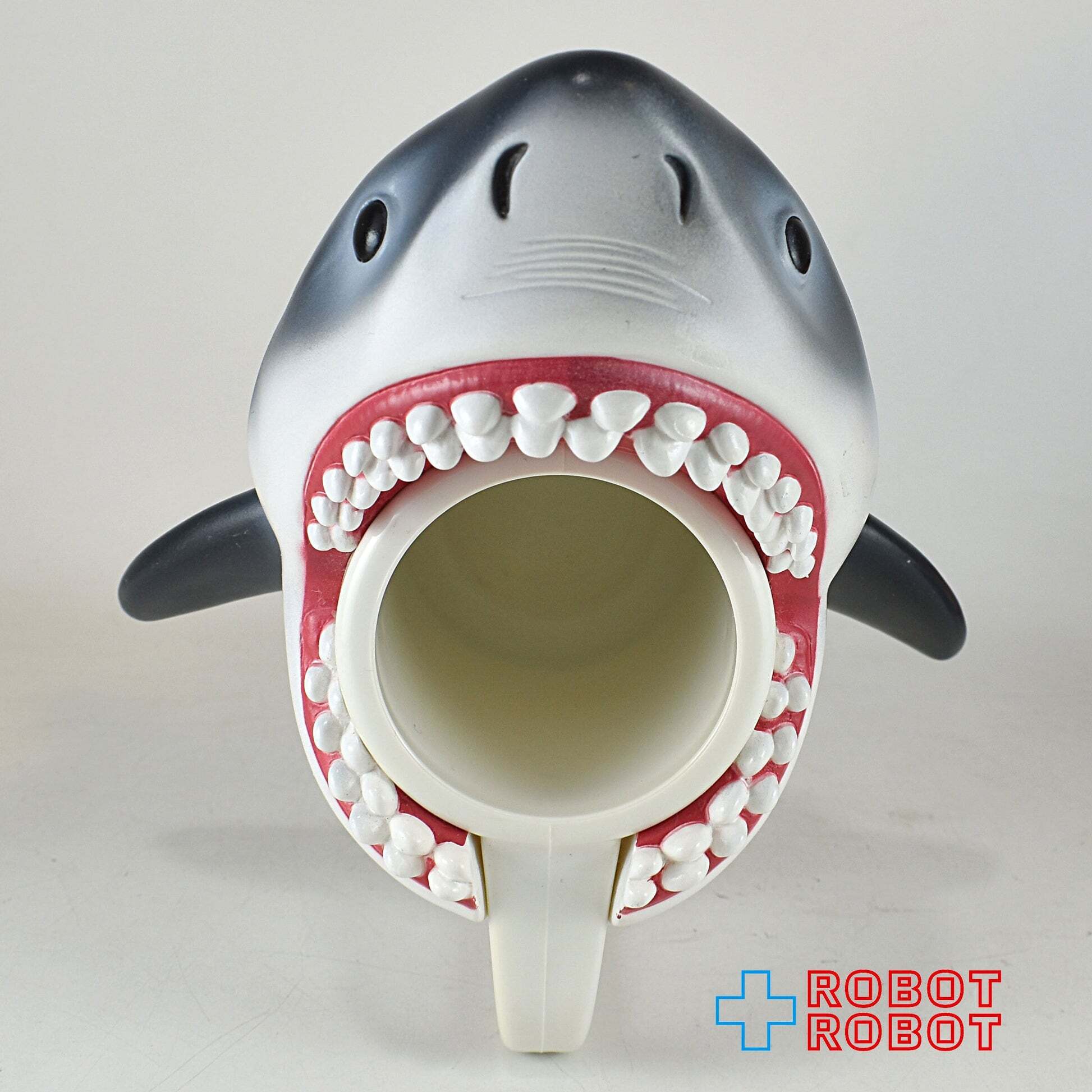 USJジョーズ　マグカップサメレトロ UNIVERSALSTUDIOSJAPAN USJ JAWS ジョーズ プラスチック製 マグカップ