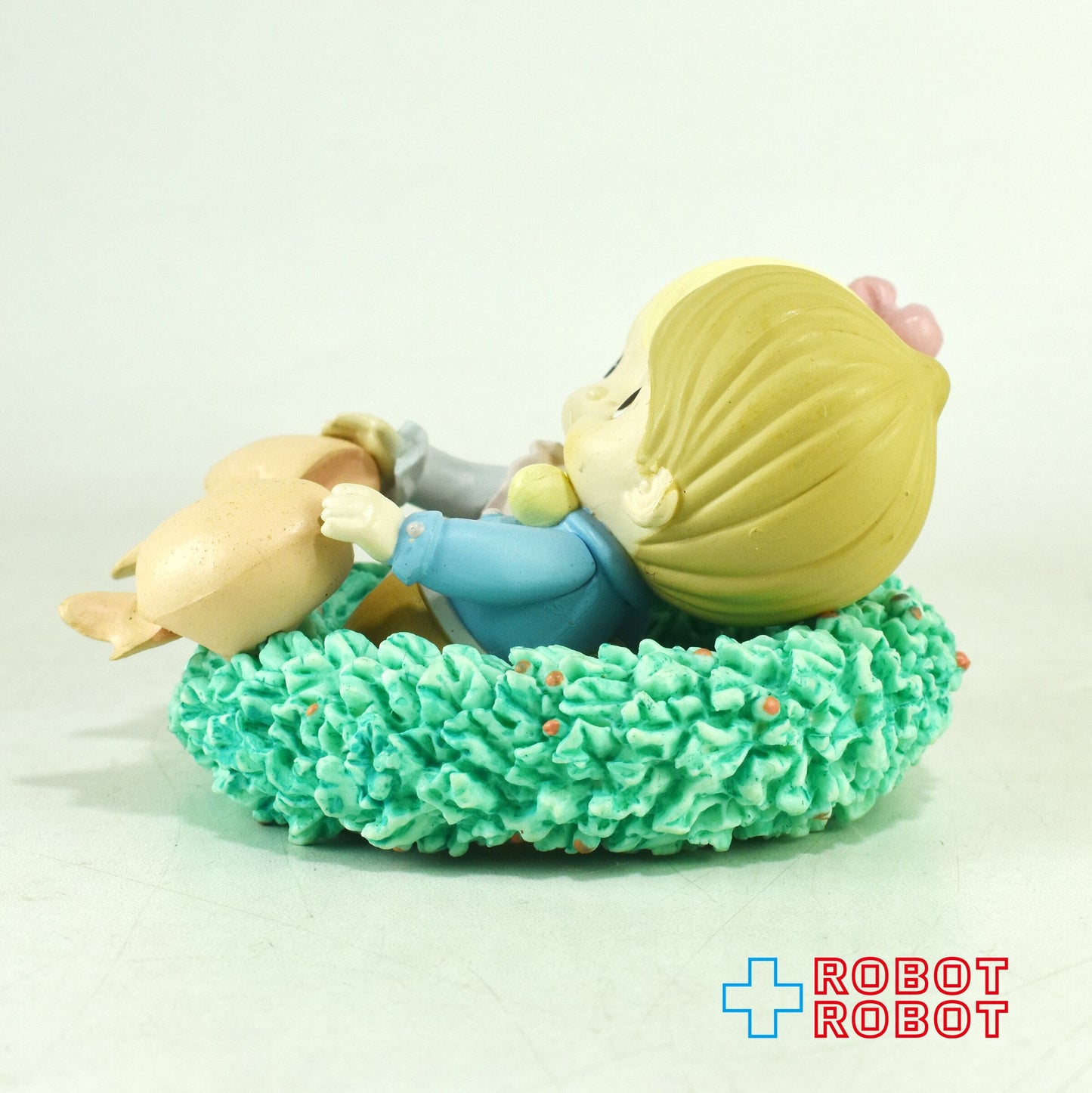 プレシャス・モーメンツ 「ボーイ&ガール with リース」PVCフィギュア ホリデイ オーナメント 1995