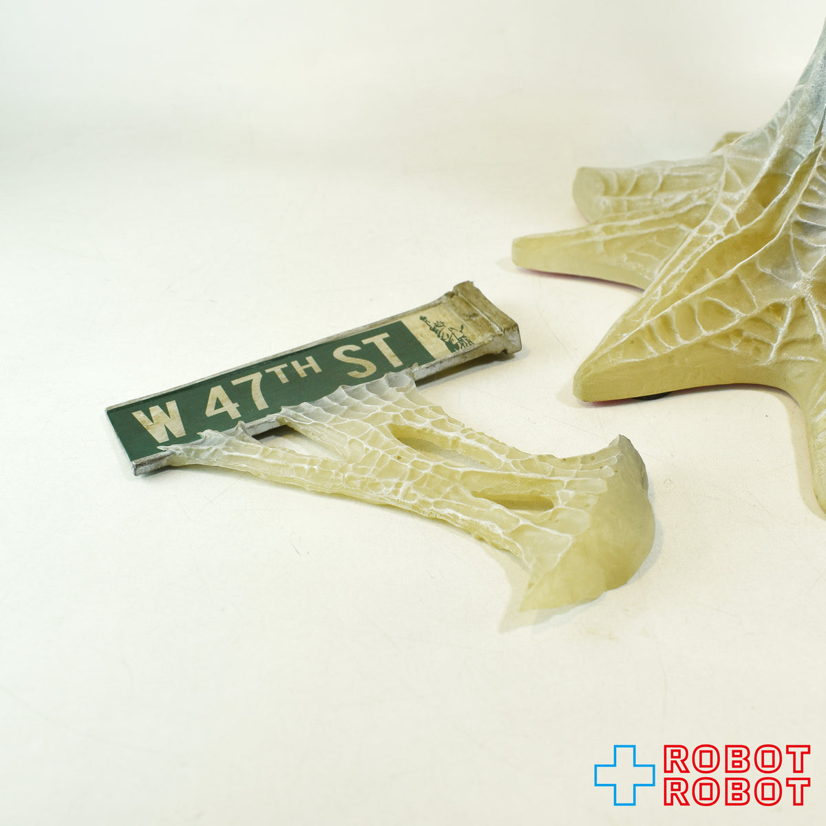 サイドショウ アーティストシリーズ スパイダーバース・コレクション スパイダー・グウェン by マーク・ブルックス スタチューフィギュア ※難有り