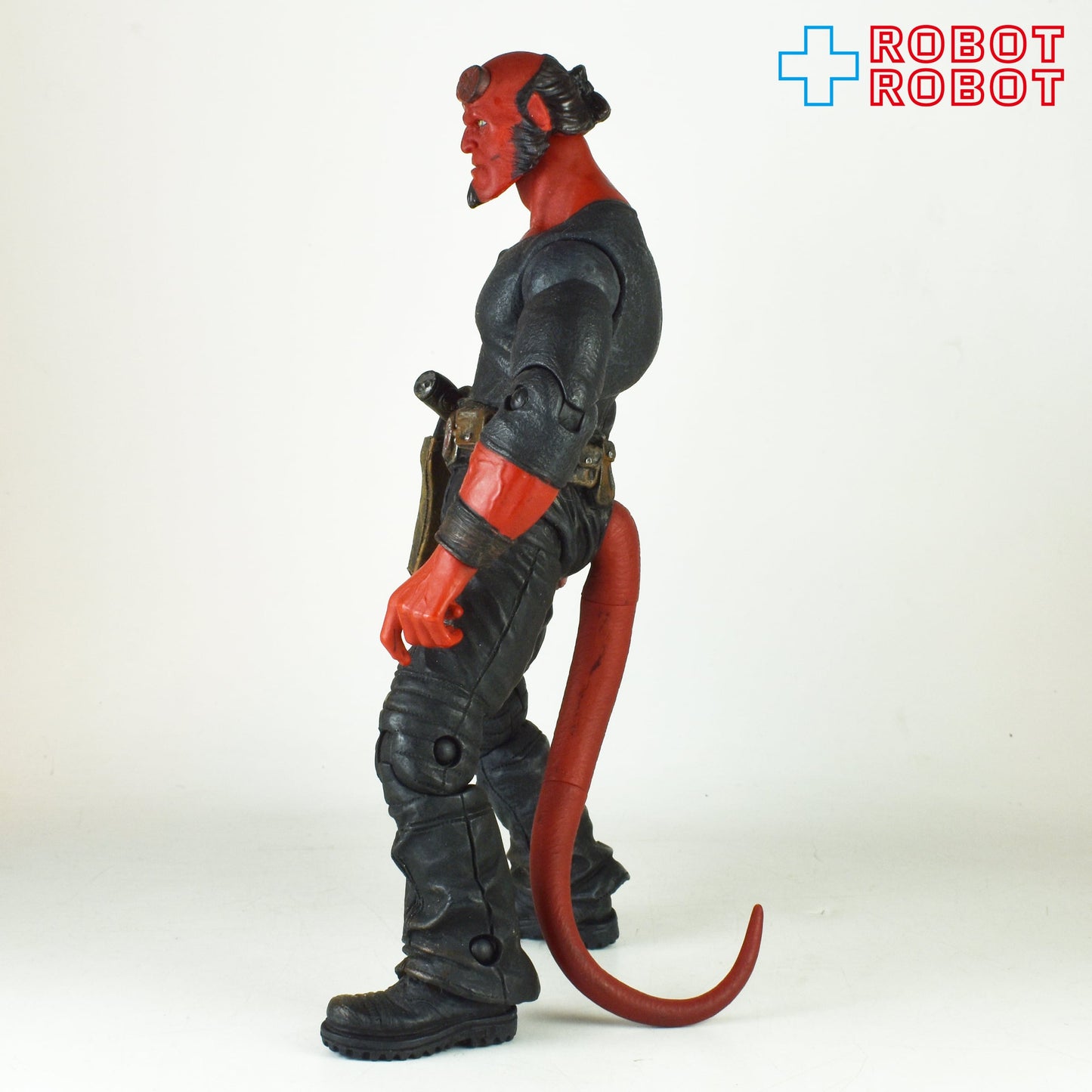 メズコ ヘルボーイ シリーズ2 ヘルボーイ 口閉じ 黒服Ver. アクションフィギュア ルース