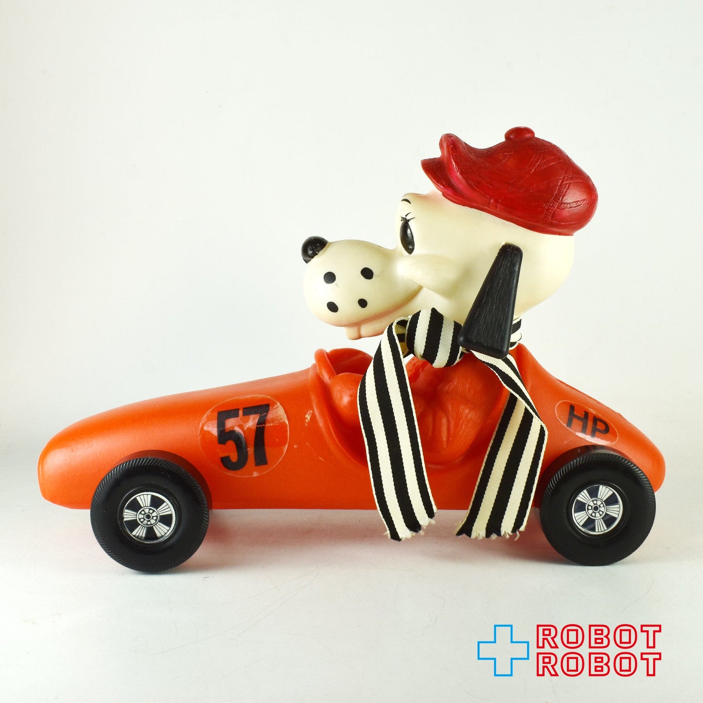 赤いレーシングカーの犬 ソフビ貯金箱 1970年代 ロイヤリティーイダストリー社