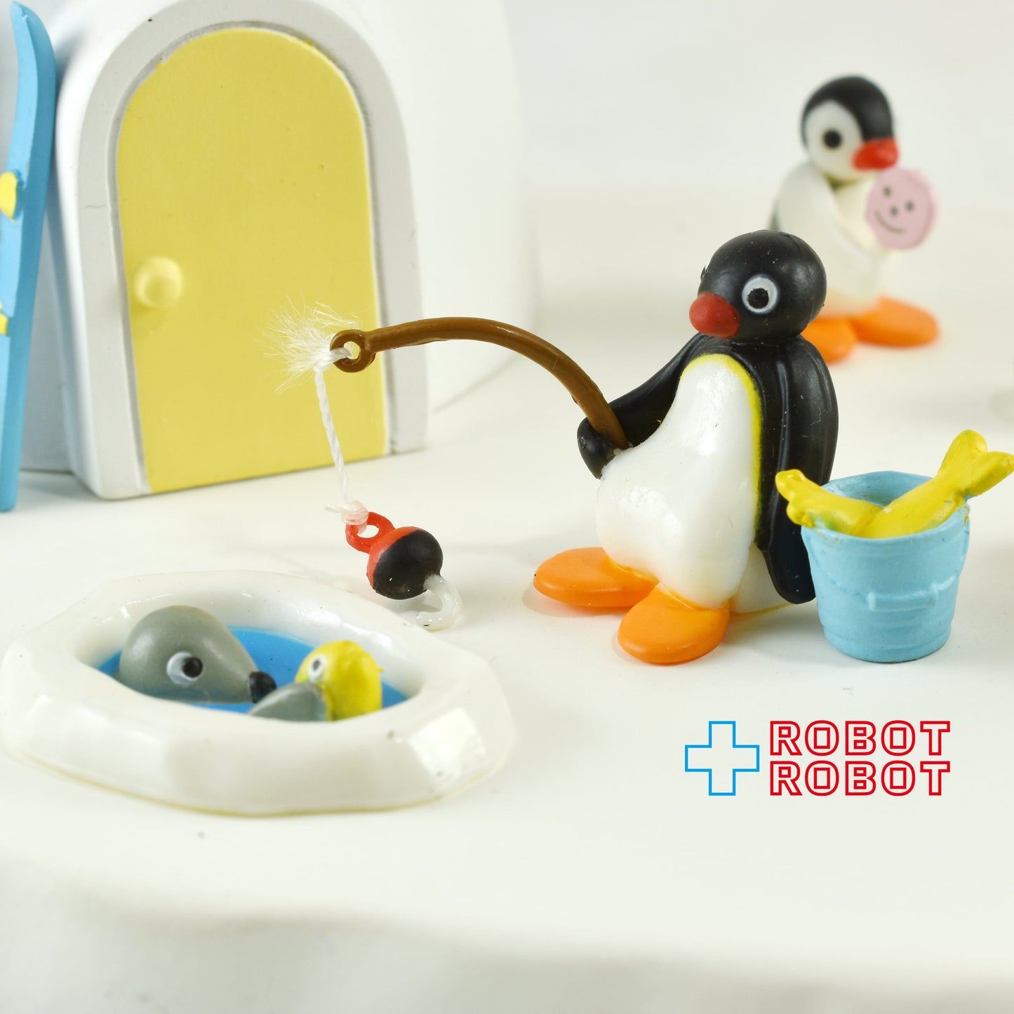 ピングーエッグ ミニフィギュアとジオラマセット