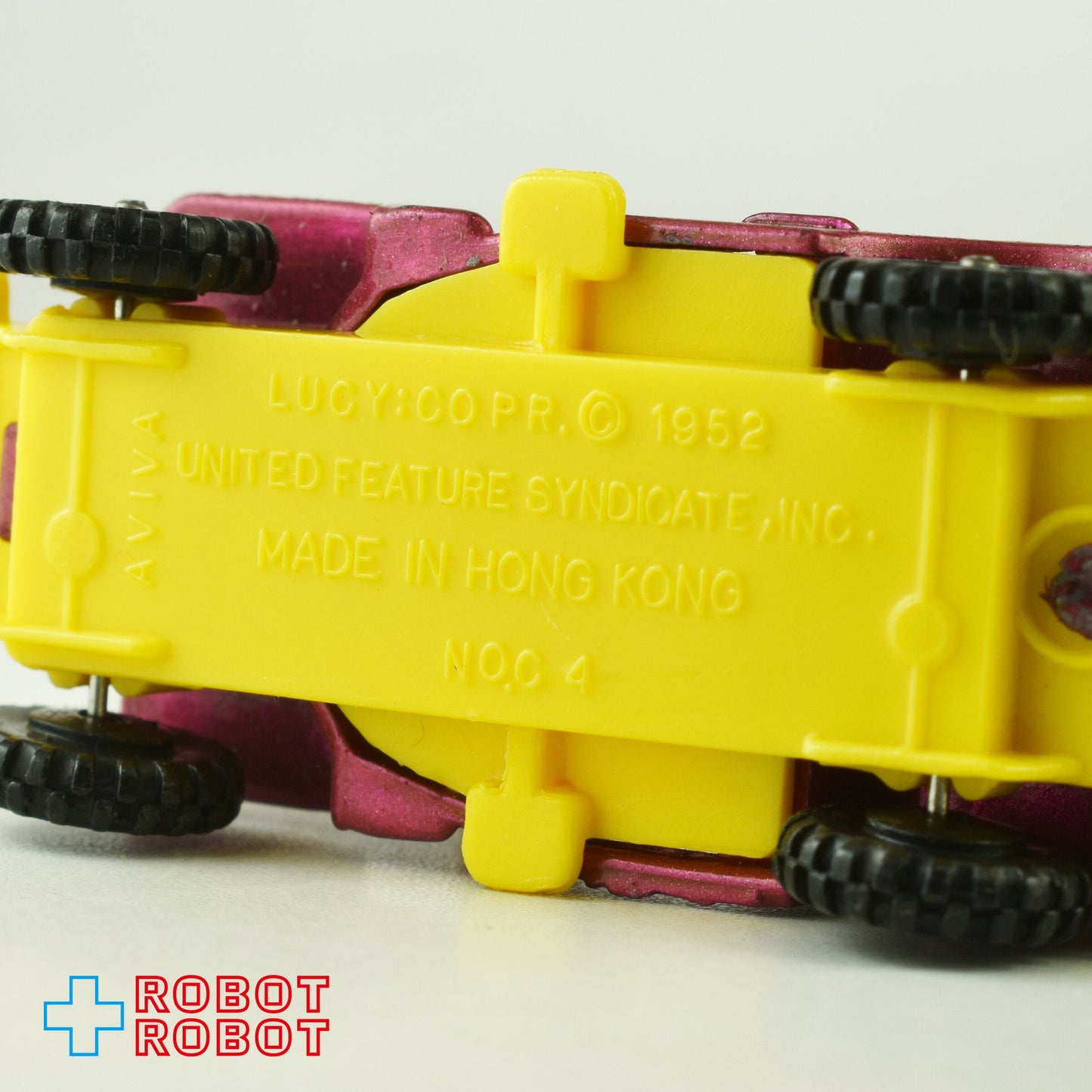 スヌーピー ルーシー・イン・ジープ ダイキャスト ミニカー メイド・イン・ホンコン ルース