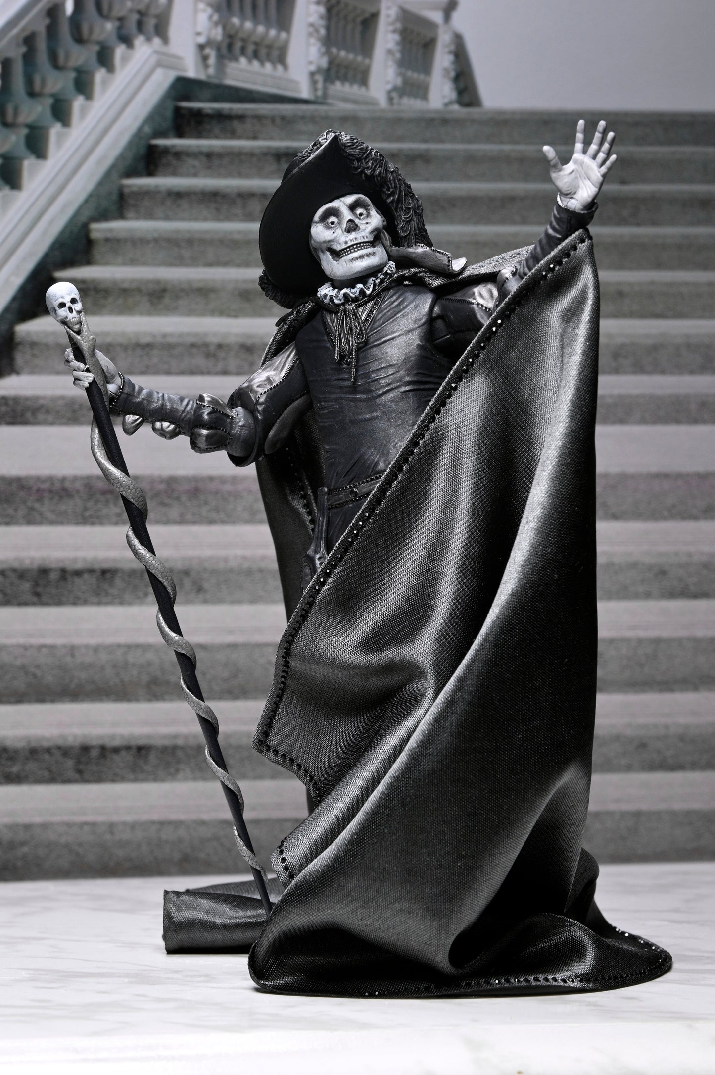 NECA ネカ オペラ座の怪人 アルティメット (ブラック＆ホワイト) 1925 7インチ アクションフィギュア 未開封