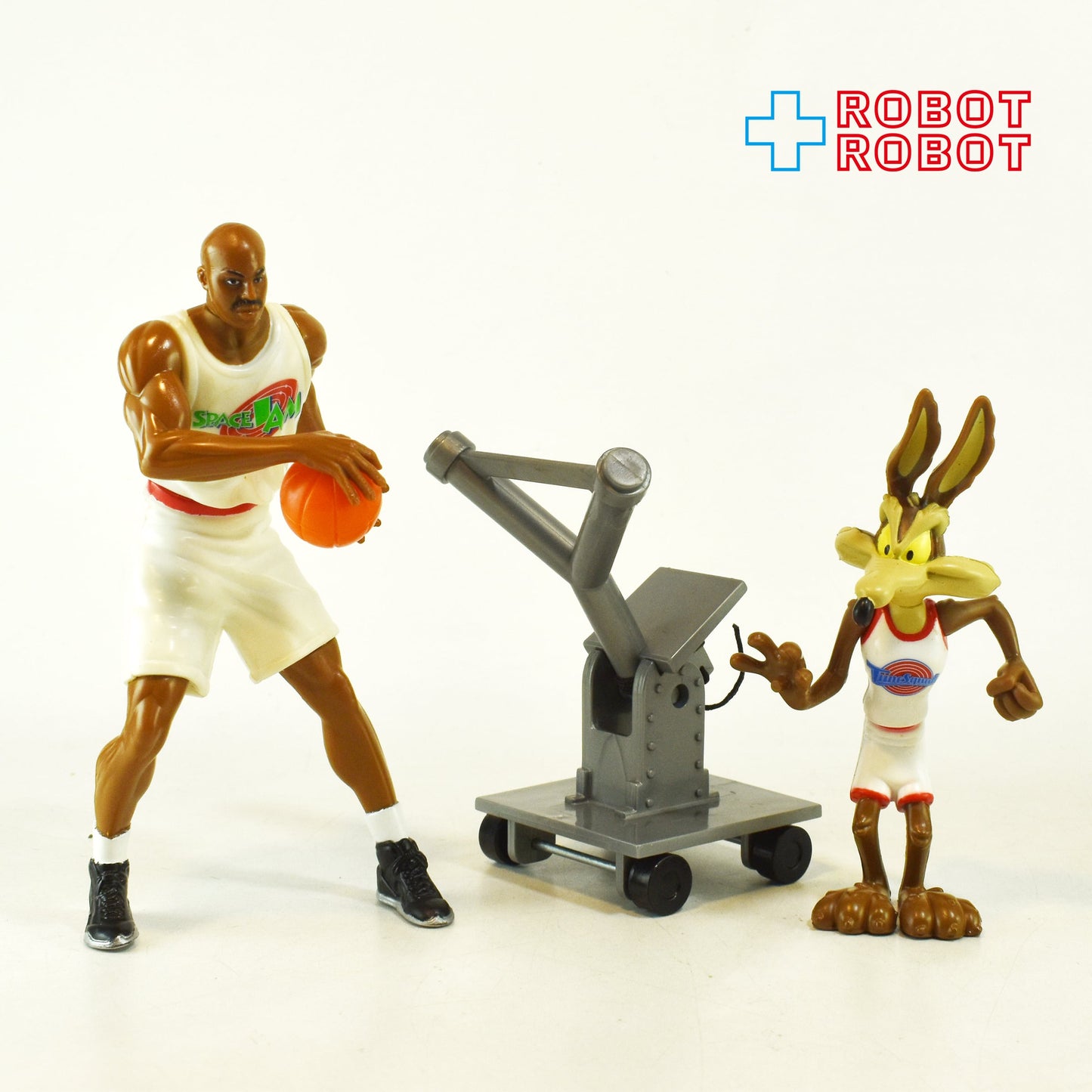 プレイメイツ社 ルーニー・テューンズ スペース・ジャム チャールズ・バークレー vs ワイリー・コヨーテ with アクメターボヴァーミンランチャー アクションフィギュア 1996