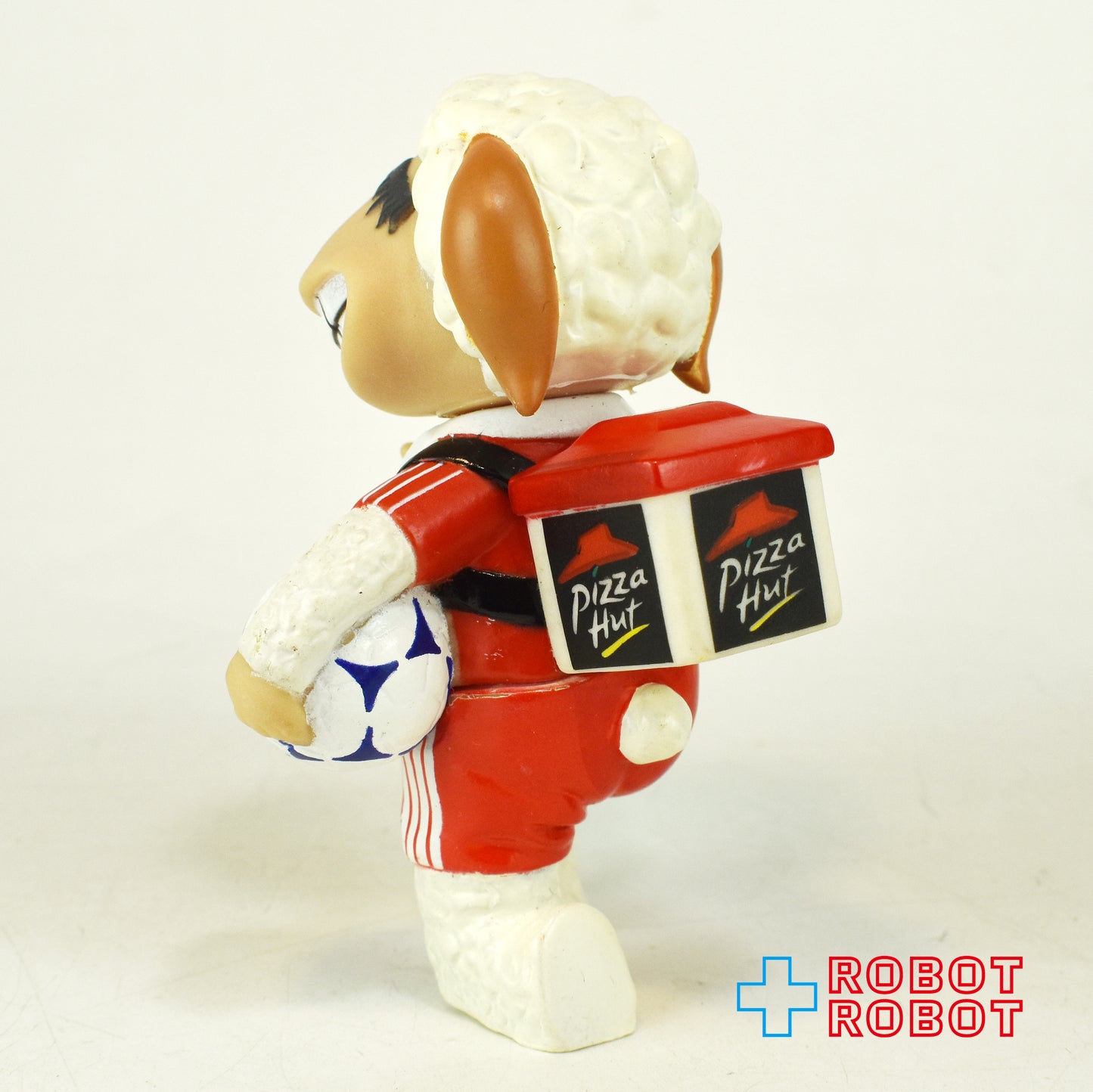 ピザハット サッカーボールを持つ羊 赤ユニフォーム フィギュア