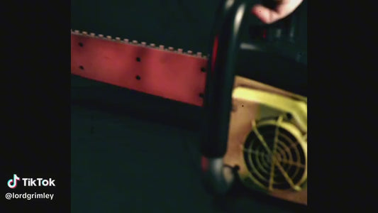 トリックオアトリートスタジオ 悪魔のいけにえ (1974) テキサス・チェーンソー プロップ w/サウンド 未開封