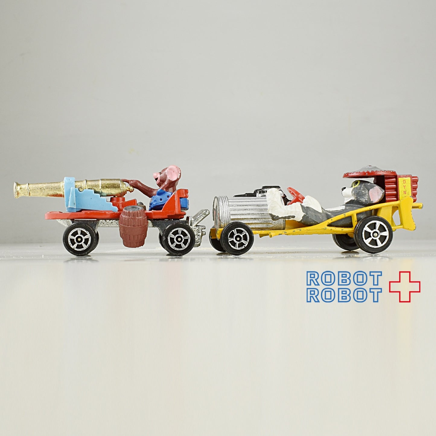 Corgi トム＆ジェリー ミニカー ２台セット
