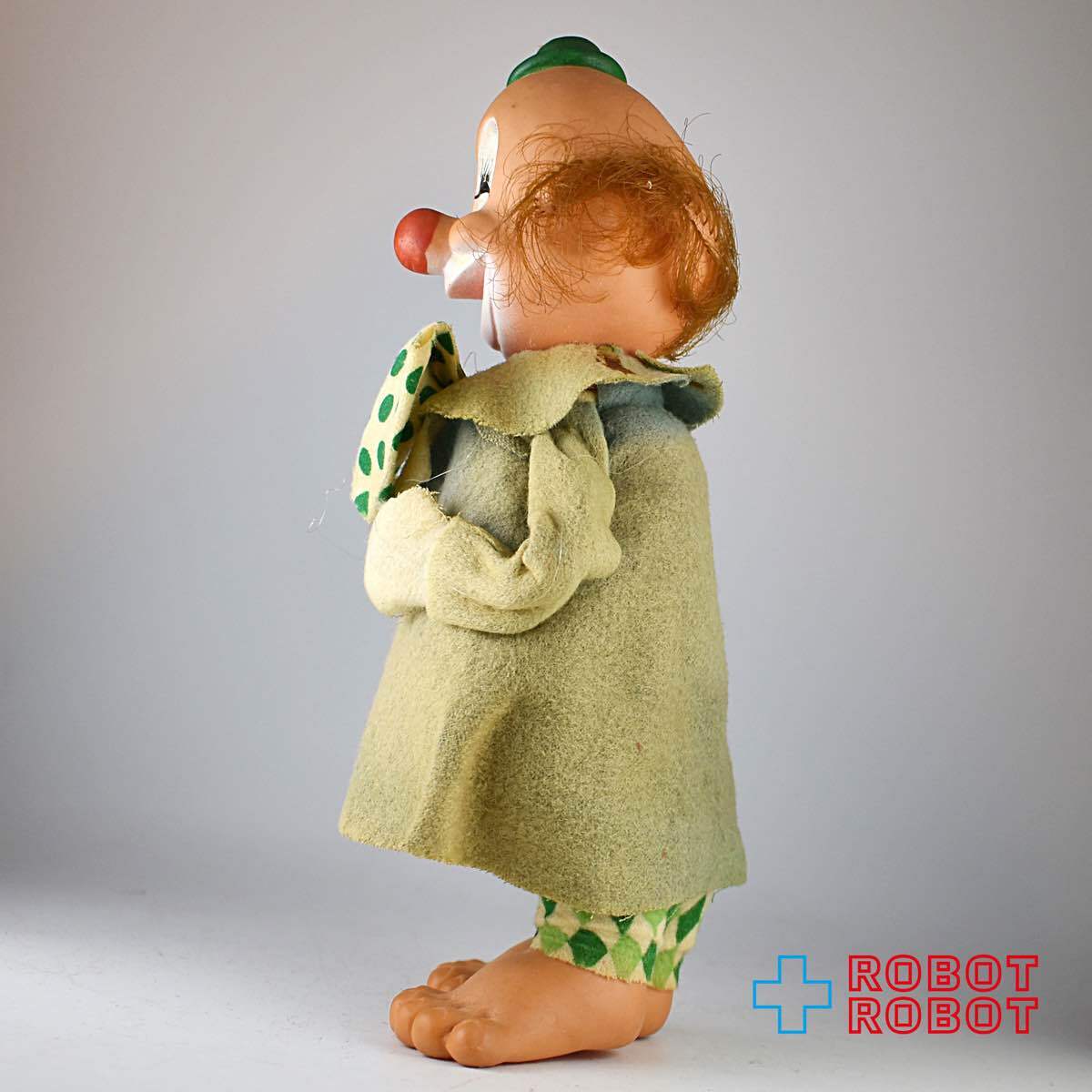 ピエロ 人形 ソフビ顔フェルト服 白に緑の水玉の蝶ネクタイ