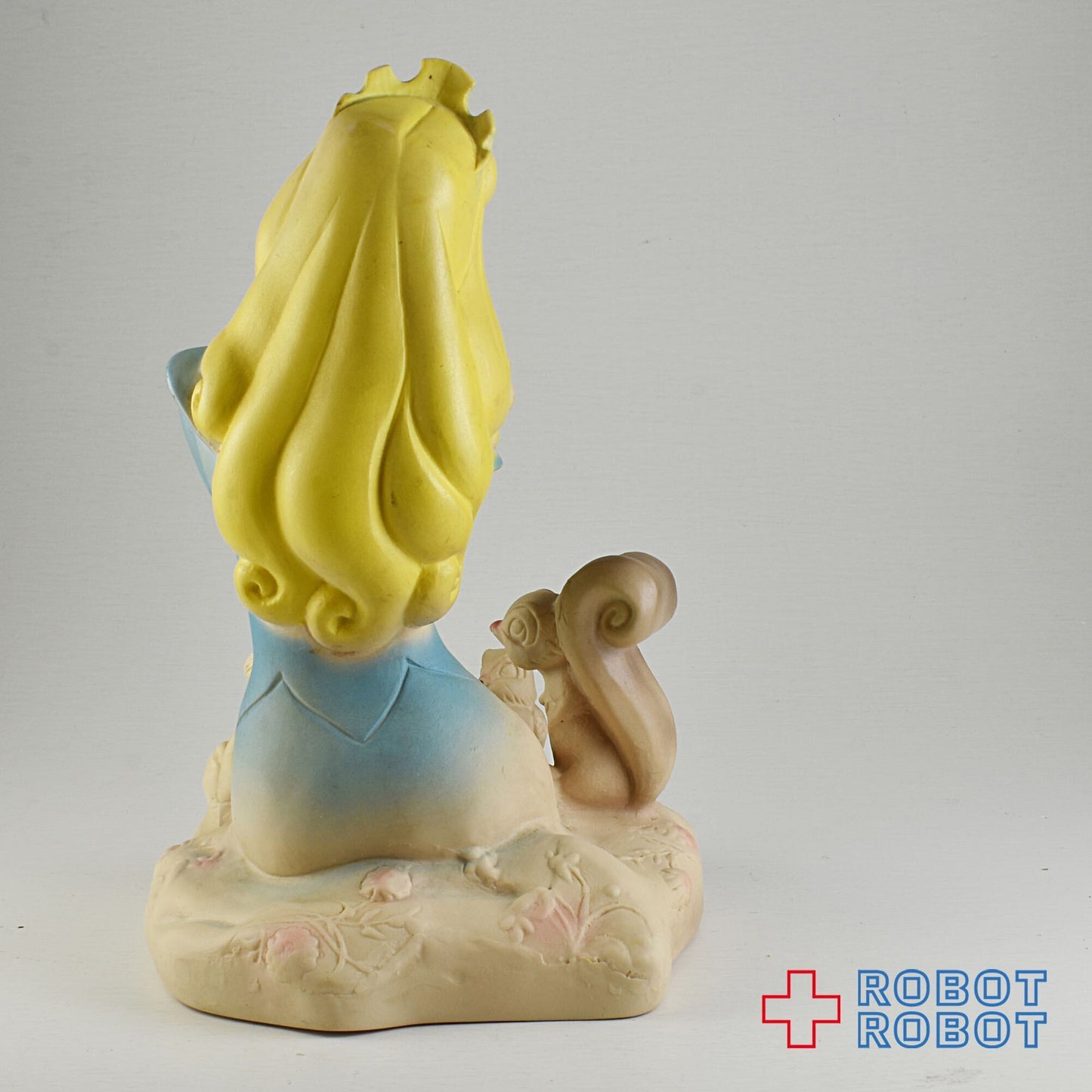 DELL社 眠れる森の美女 ソフビ ラバードール