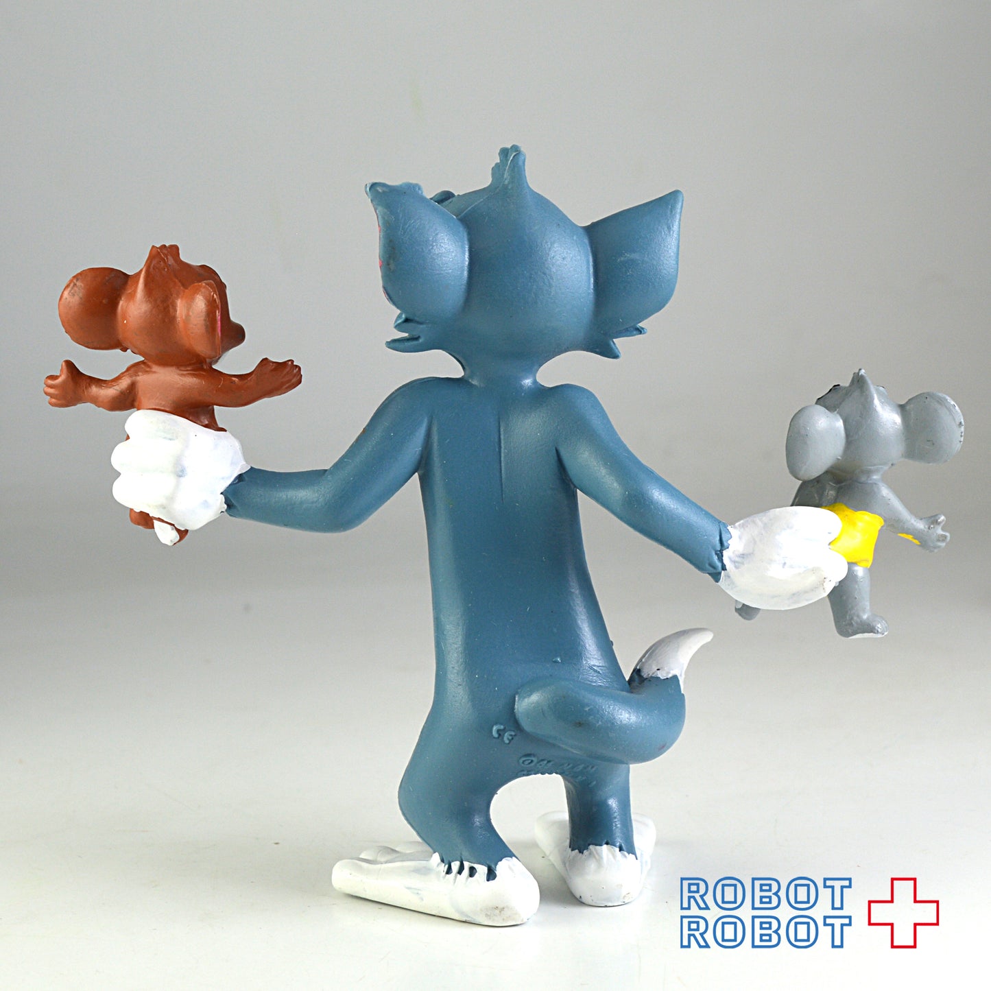 トム＆ジェリー PVCフィギュア 両手にジェリー
